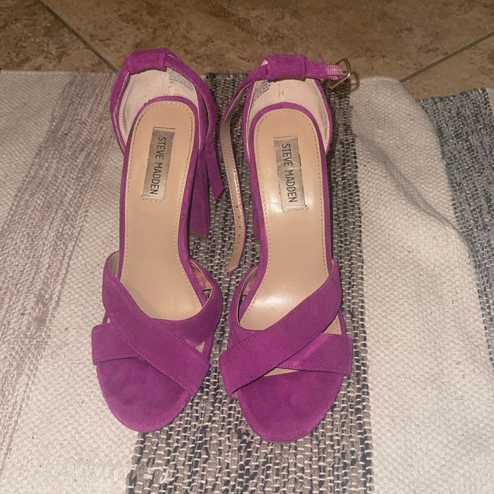 Steve Madden Fuschia block high heel sandals